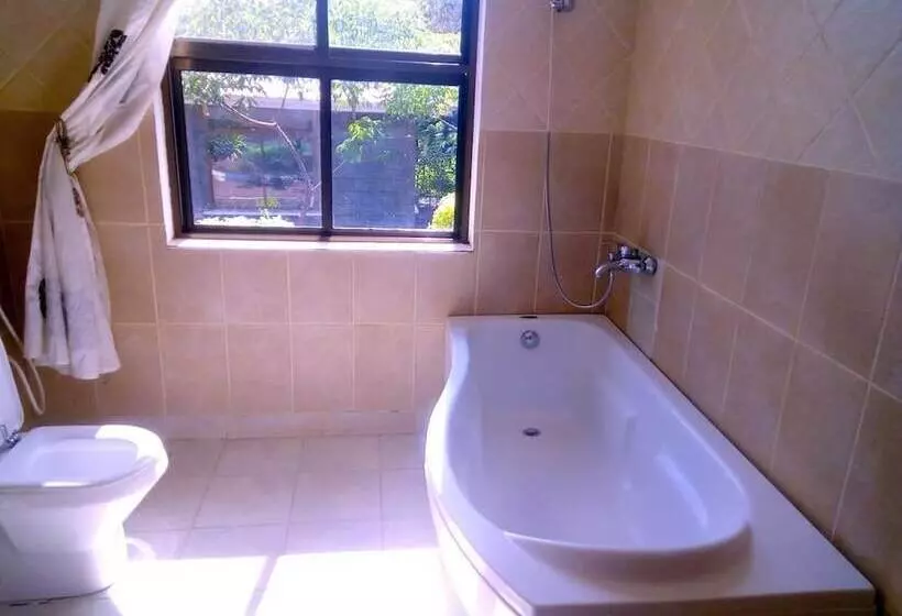 هتل Green Hills Lodge