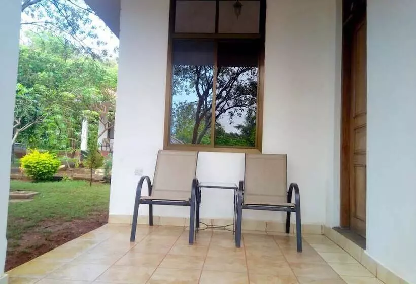 هتل Green Hills Lodge