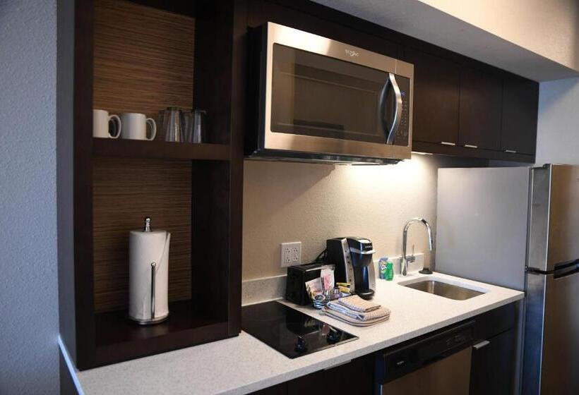 Towneplace Suites Kansas City At Briarcliff