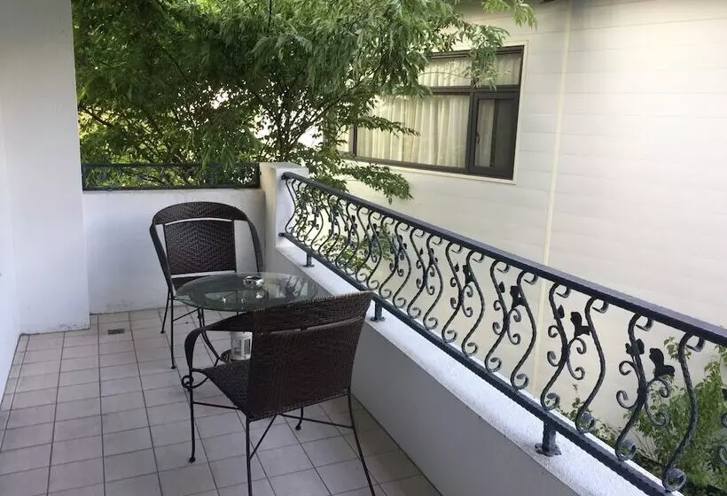 تختخواب و صبحانه Chill Villa