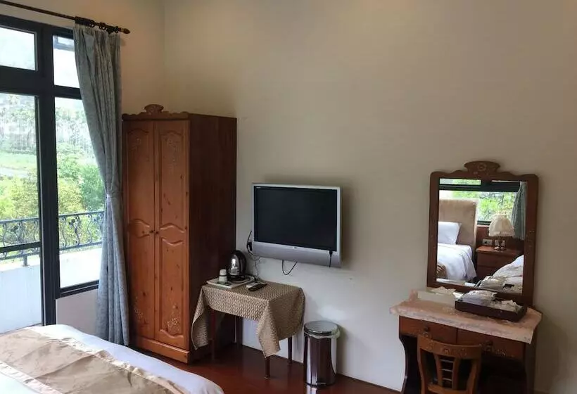 تختخواب و صبحانه Chill Villa