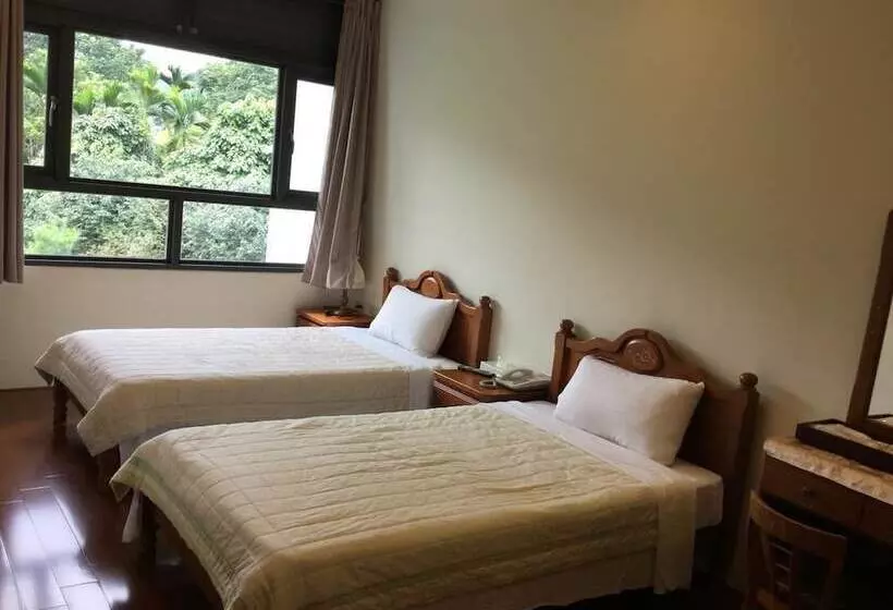 تختخواب و صبحانه Chill Villa