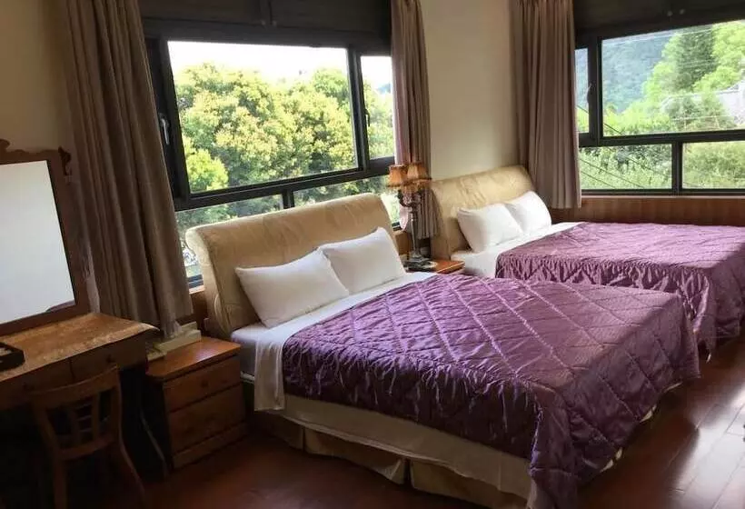 تختخواب و صبحانه Chill Villa