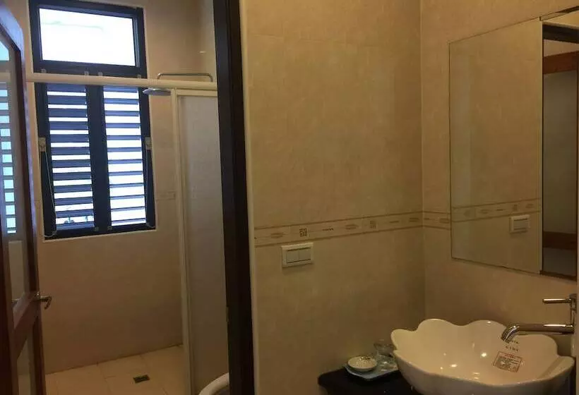 تختخواب و صبحانه Chill Villa