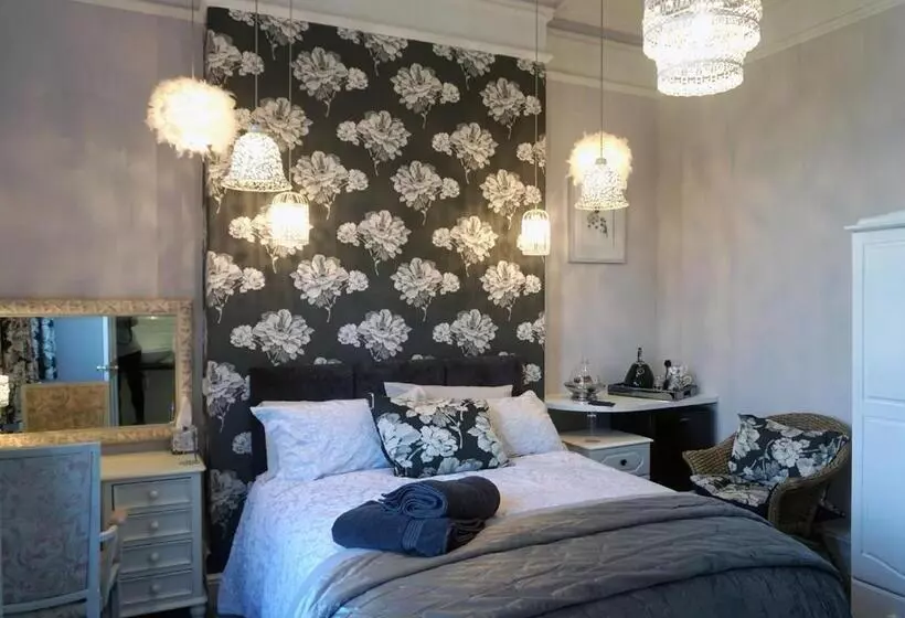 Aamiaismajoitus (B&B) Chilton House