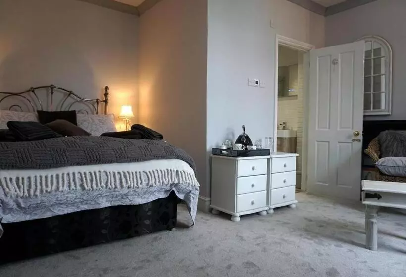 Aamiaismajoitus (B&B) Chilton House