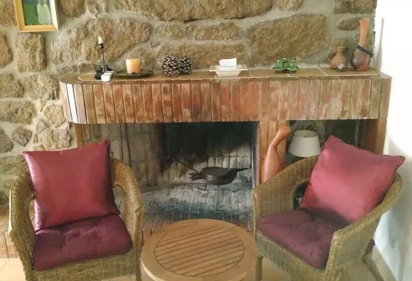 Aamiaismajoitus (B&B) L'orca Di San Gavinu