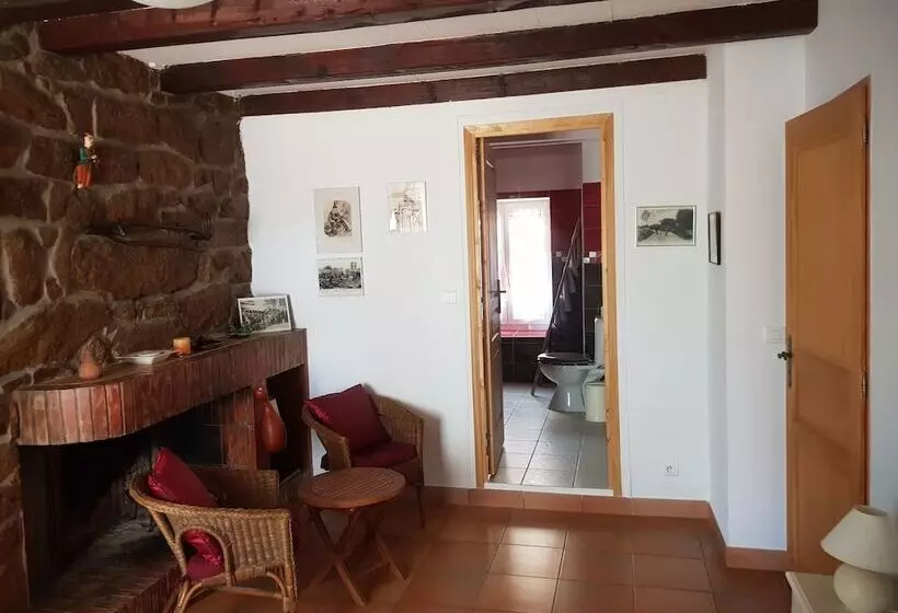 Aamiaismajoitus (B&B) L'orca Di San Gavinu