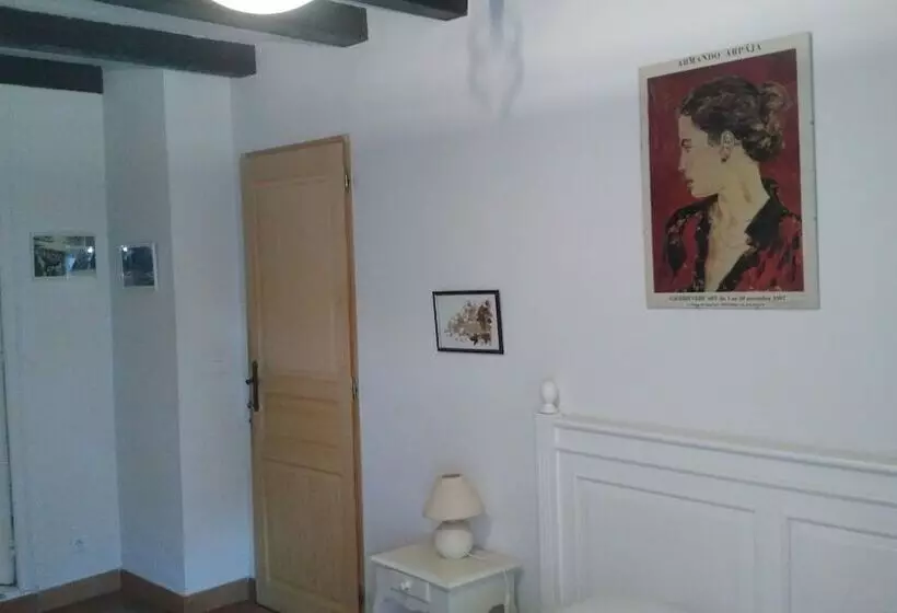 Aamiaismajoitus (B&B) L'orca Di San Gavinu