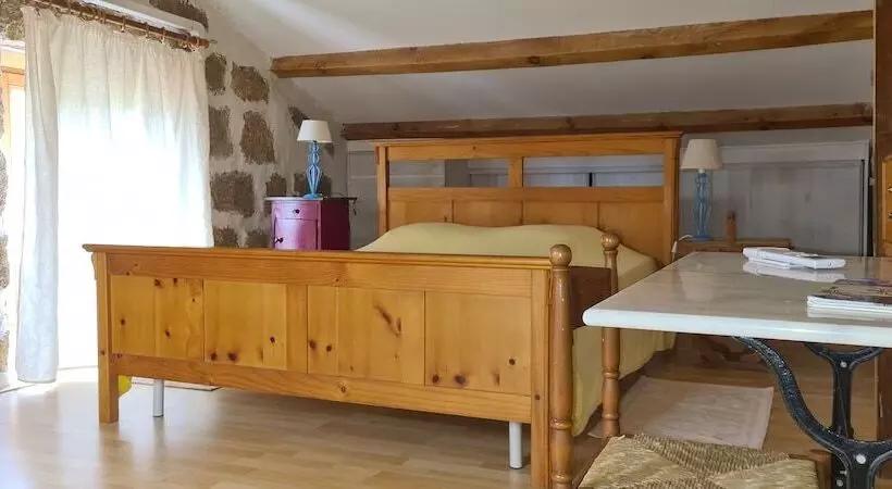 Aamiaismajoitus (B&B) L'orca Di San Gavinu