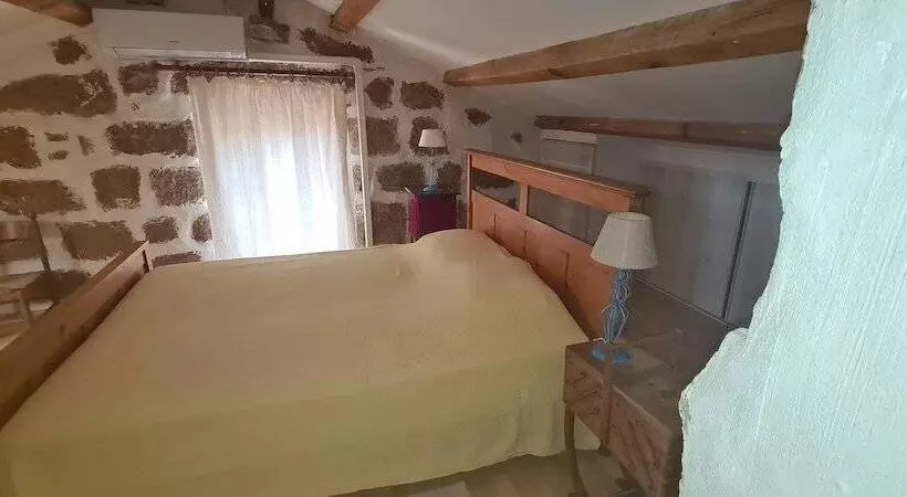 Aamiaismajoitus (B&B) L'orca Di San Gavinu