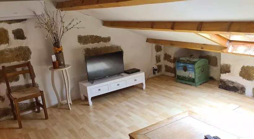 Aamiaismajoitus (B&B) L'orca Di San Gavinu