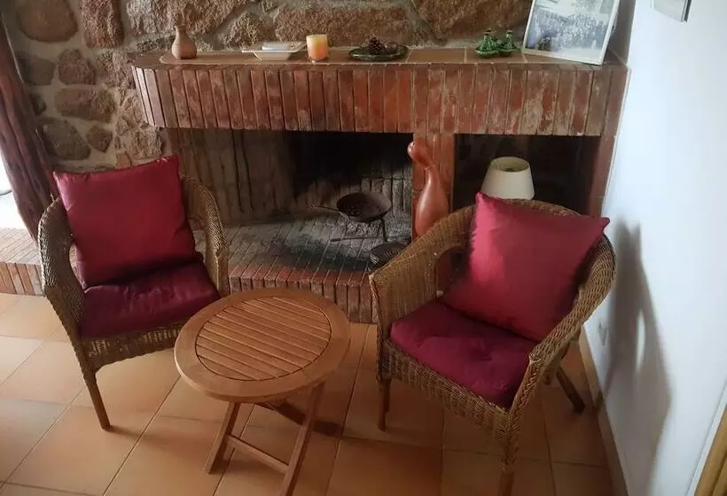 Aamiaismajoitus (B&B) L'orca Di San Gavinu