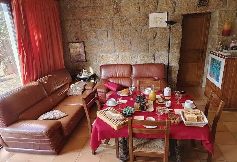 Aamiaismajoitus (B&B) L'orca Di San Gavinu