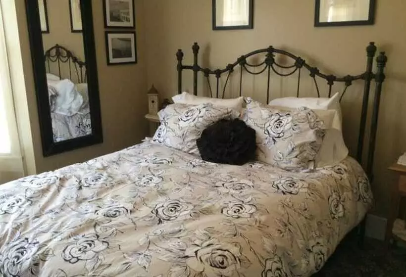 Aamiaismajoitus (B&B) Crosby House