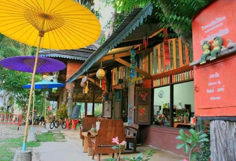 ホテル Baan Mai Kon Muang