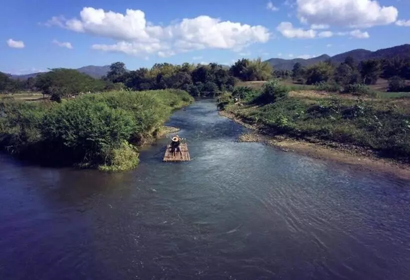 ホテル Baan Mai Kon Muang