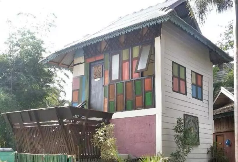 ホテル Baan Mai Kon Muang