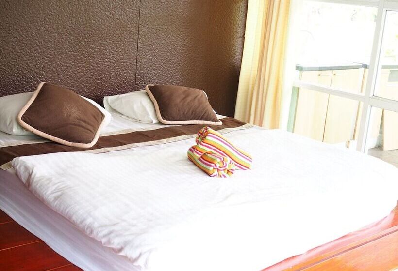 בית מלון כפרי Baan Tonmai Resort