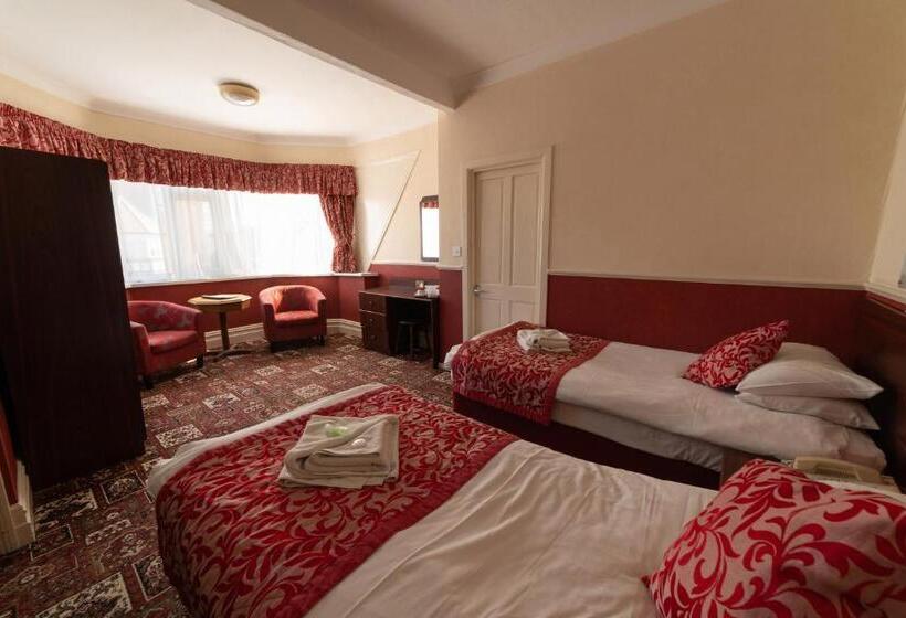 Отель Bournemouth Sands