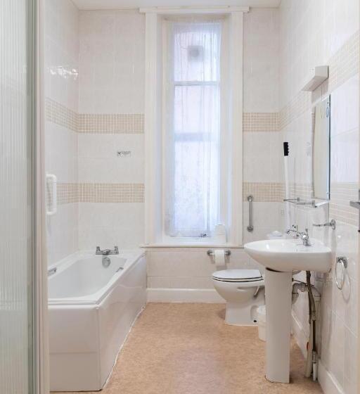 Отель Bournemouth Sands