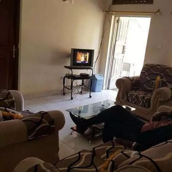 هتل Paula Guest House