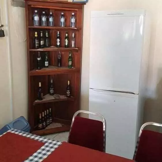 هتل Paula Guest House