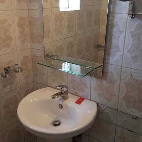 هتل Paula Guest House