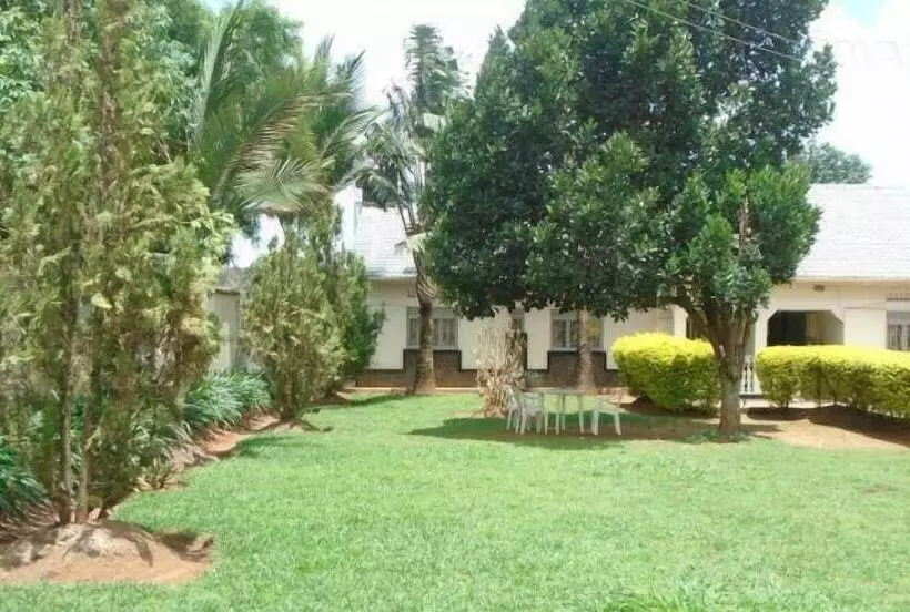 هتل Paula Guest House