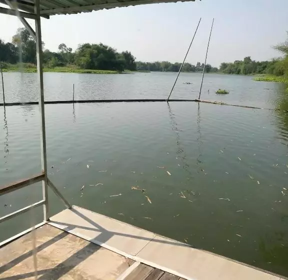 ホテル River Marina Resort