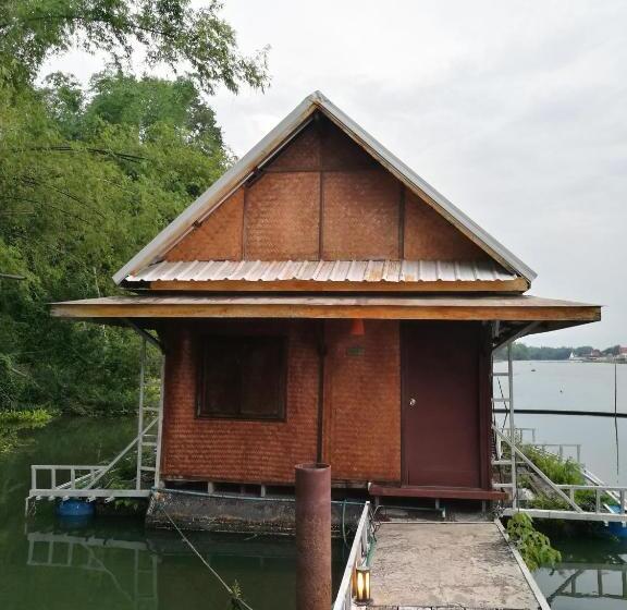 בית מלון כפרי River Marina Resort