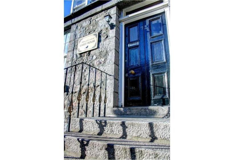 پانسیون Atticus Central Guest House