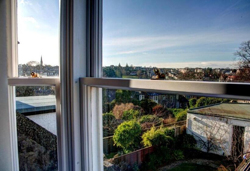 پانسیون Atticus Central Guest House