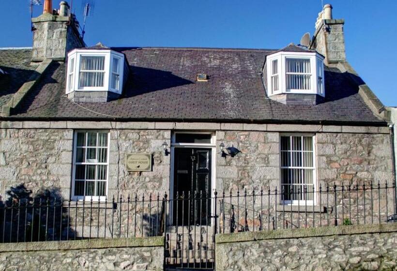 پانسیون Atticus Central Guest House