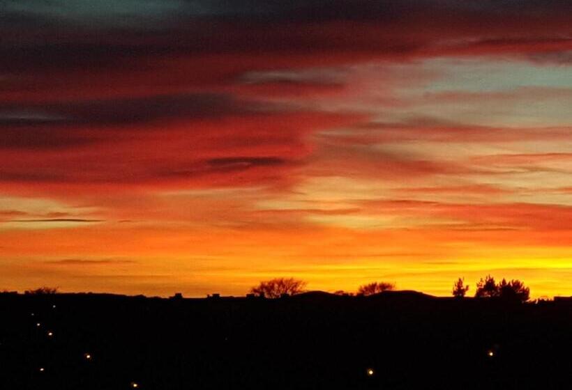 پانسیون Atticus Central Guest House