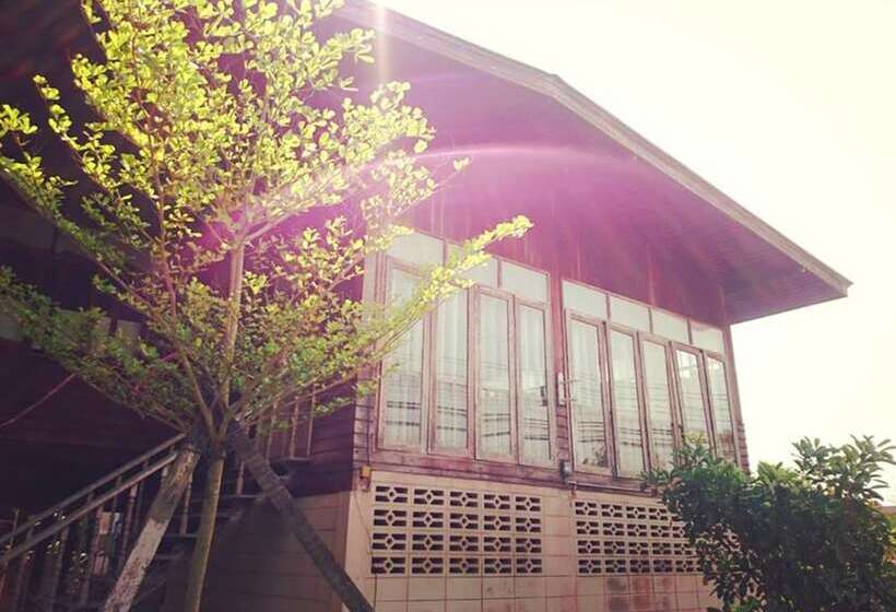 پانسیون Kaampuju Cafe And Rooms