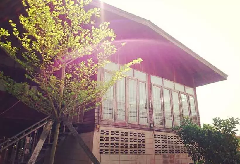 ペンション Kaampuju Cafe And Rooms