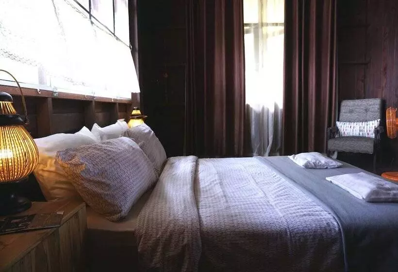 ペンション Kaampuju Cafe And Rooms