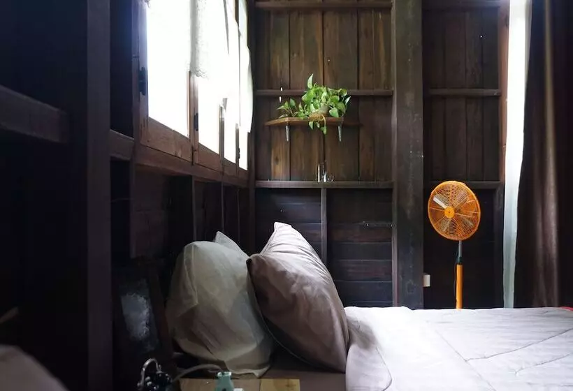 ペンション Kaampuju Cafe And Rooms