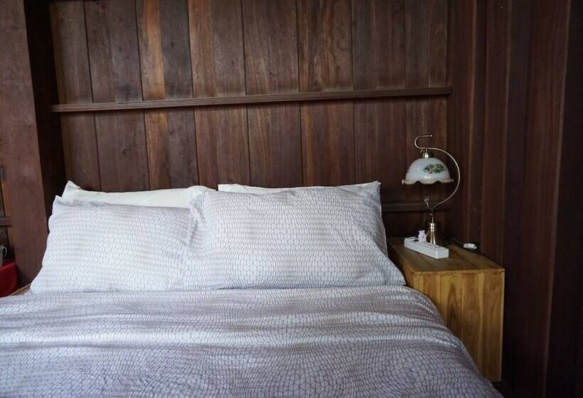 پانسیون Kaampuju Cafe And Rooms