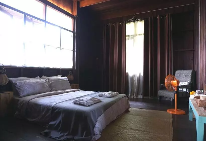 ペンション Kaampuju Cafe And Rooms