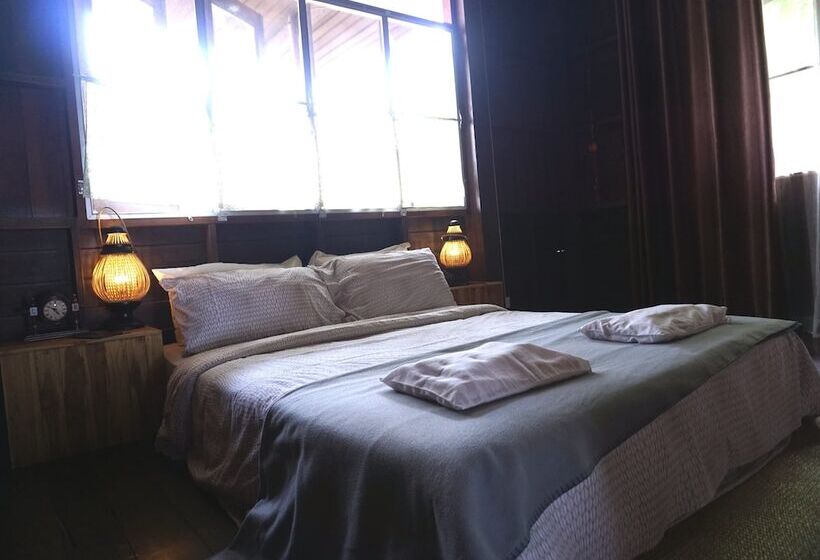 پانسیون Kaampuju Cafe And Rooms