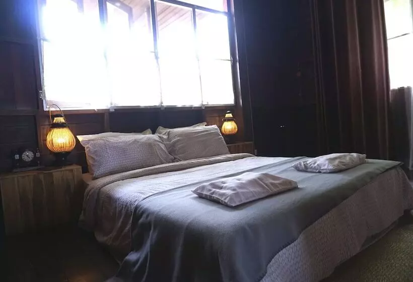 ペンション Kaampuju Cafe And Rooms