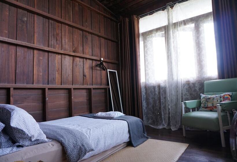 پانسیون Kaampuju Cafe And Rooms