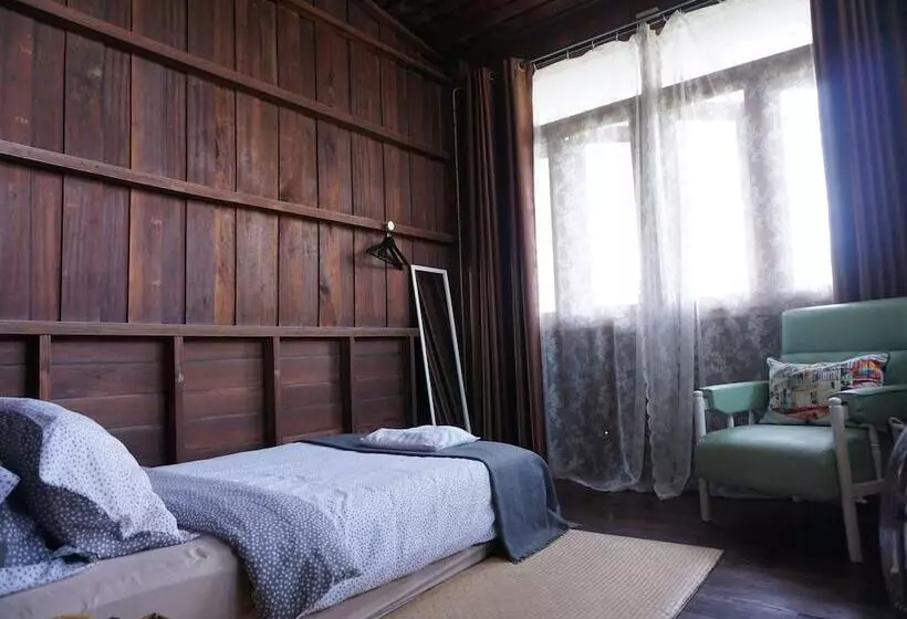 ペンション Kaampuju Cafe And Rooms