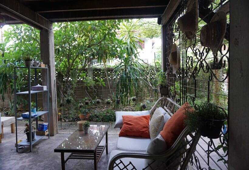 پانسیون Kaampuju Cafe And Rooms