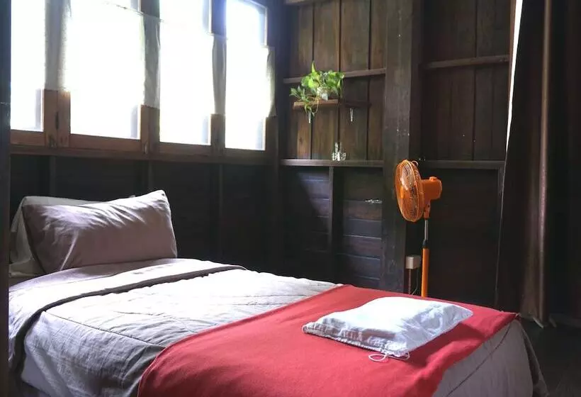 ペンション Kaampuju Cafe And Rooms