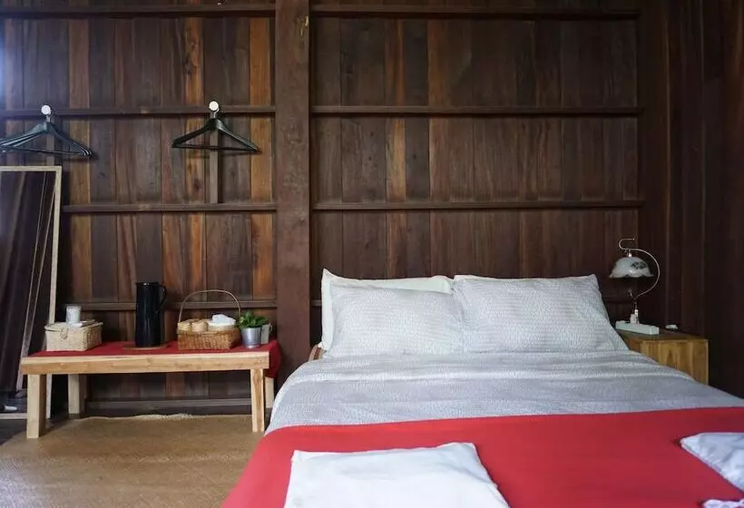 ペンション Kaampuju Cafe And Rooms