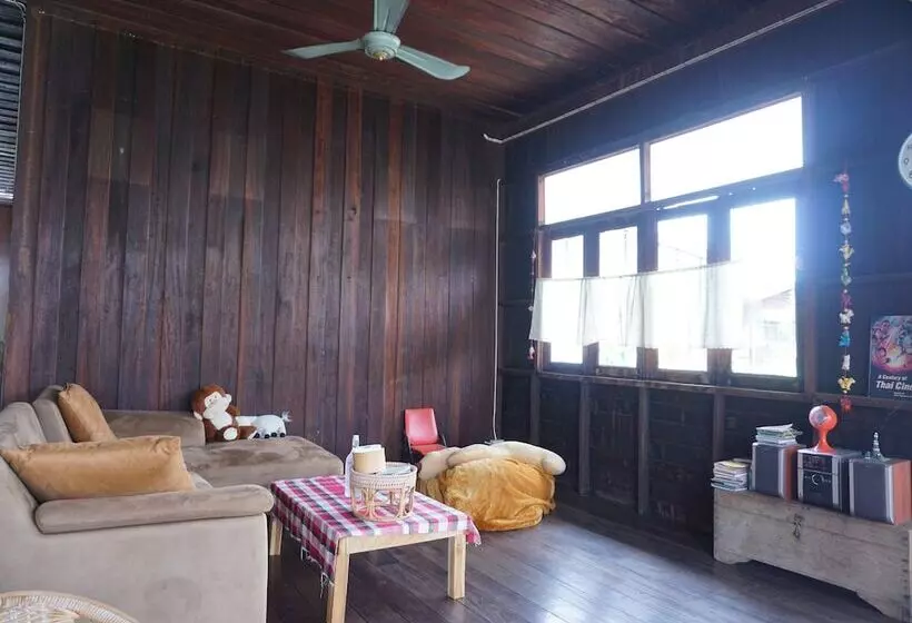 ペンション Kaampuju Cafe And Rooms