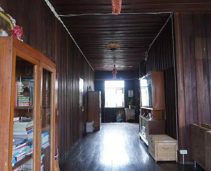 ペンション Kaampuju Cafe And Rooms